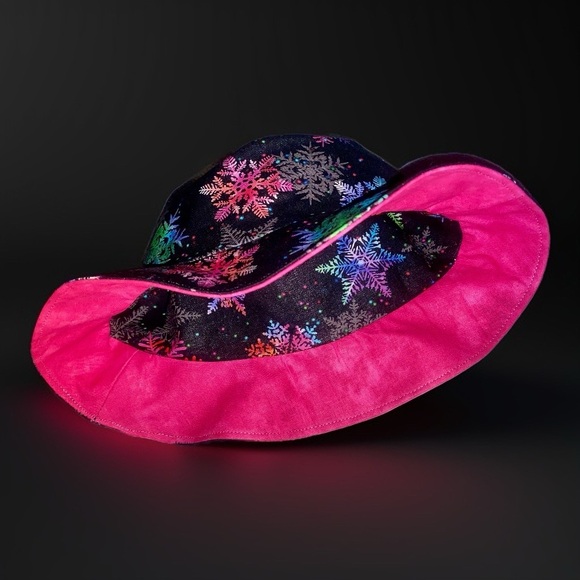 Colorful Snowflake Patterned Print Hat - Picture 4 of 8